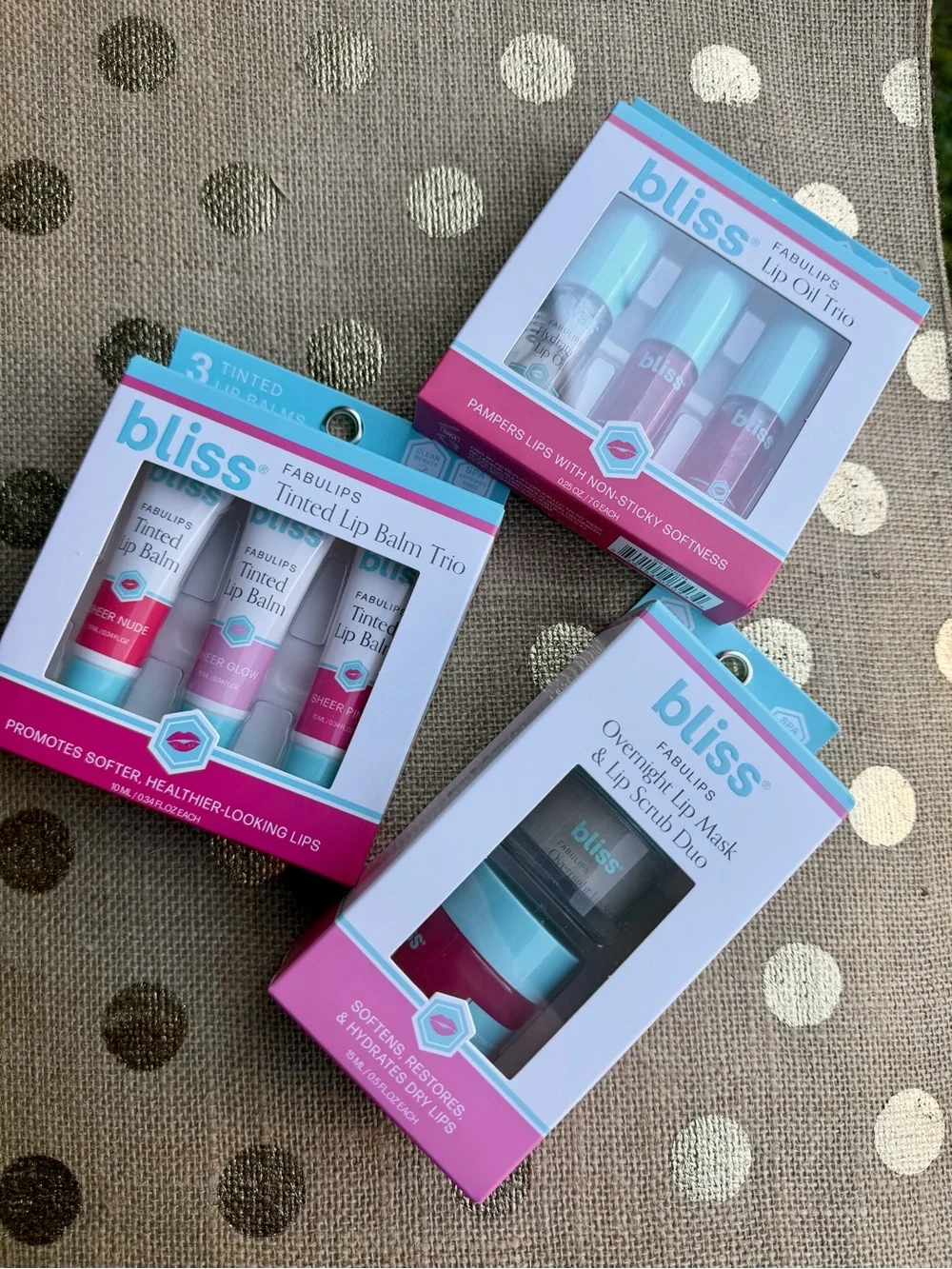 Bliss Fabulips Lip Care Trio Set-Lip Balms, Lip Oils, Lip Scrub & Overnight Mask